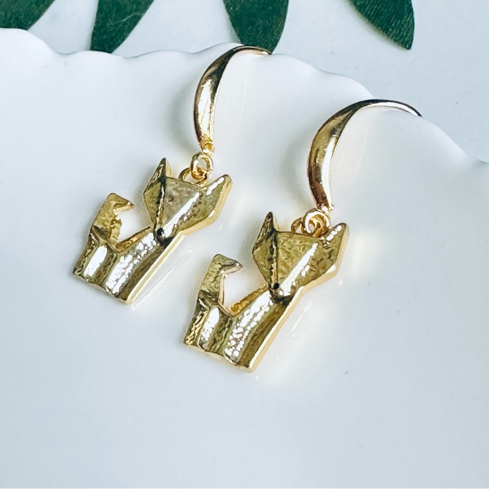 2/$30🌵 Golden Origami Fox Earrings Dangle Woodland Animal Delicate Jewelry NEW - Picture 4 of 7